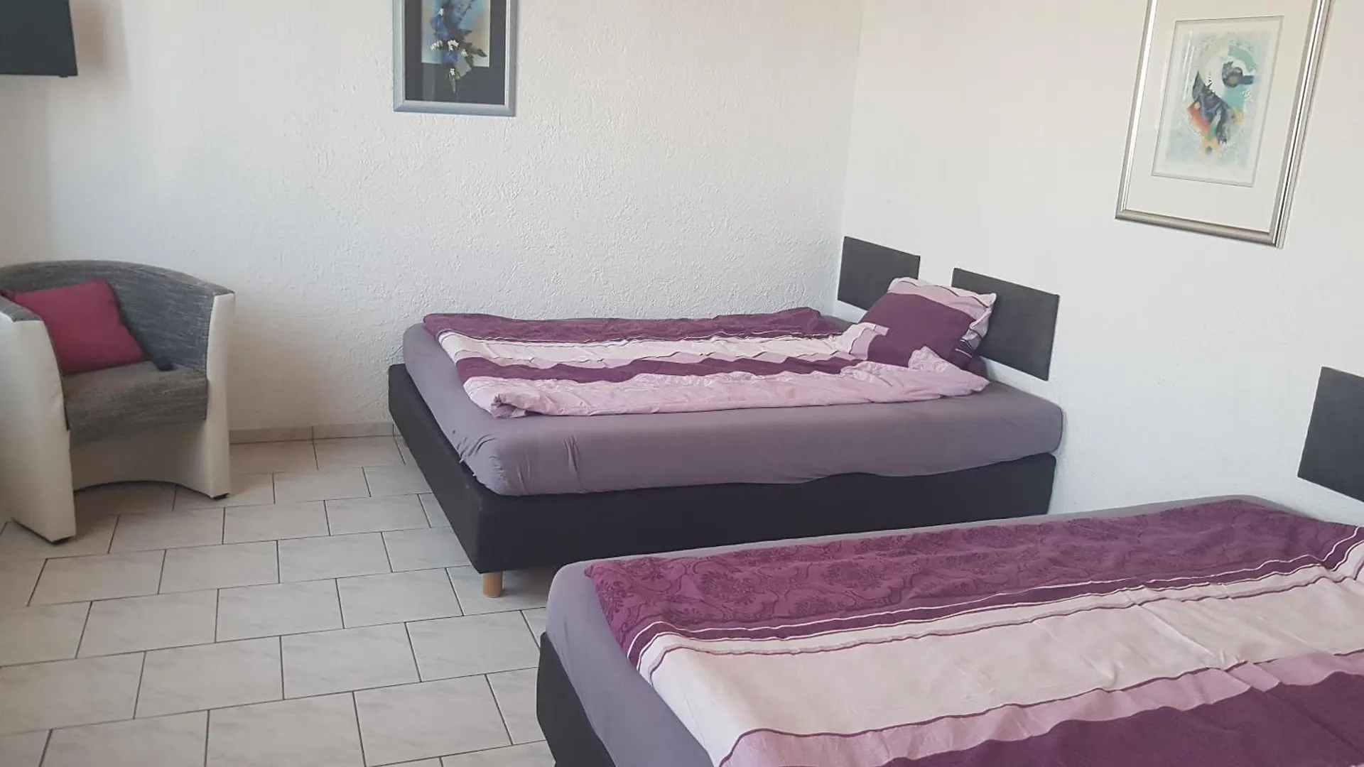 Gemuetliche Ferienwohnung Im Herzen Von Altrip Appartamento